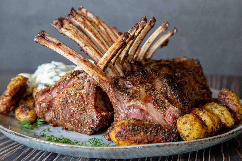 Lamsrack op Griekse wijze